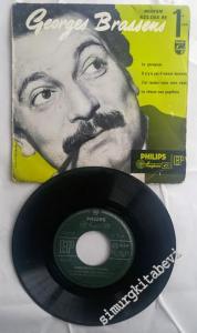 45 RPM SINGLE PLAK VINYL: Georges Brassens - Le Parapluie -