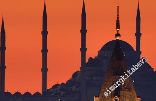 Fotoğraflarla İstanbul - Istanbul in Photographs From the Lens of Cemil Şahin -