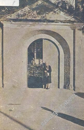 Gateways to the Past: Houses and Gardens of Old Bornova